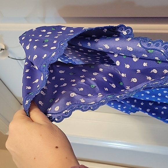 Ann Taylor Blue Print Short Sleeve Drapey Sleeves Women's Top Small - Picture 6 of 6